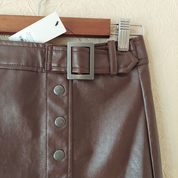 Francesca's Harper Heritage Brown Vegan Faux Leather Mini Skirt NEW Size XS - Picture 2 of 9